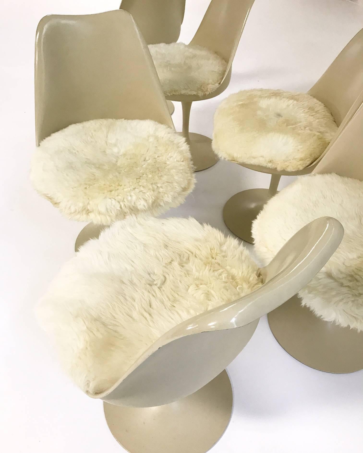 Eero Saarinen Tulip Chairs with Custom Brazilian Sheepskin Cushions, Set of Six 1