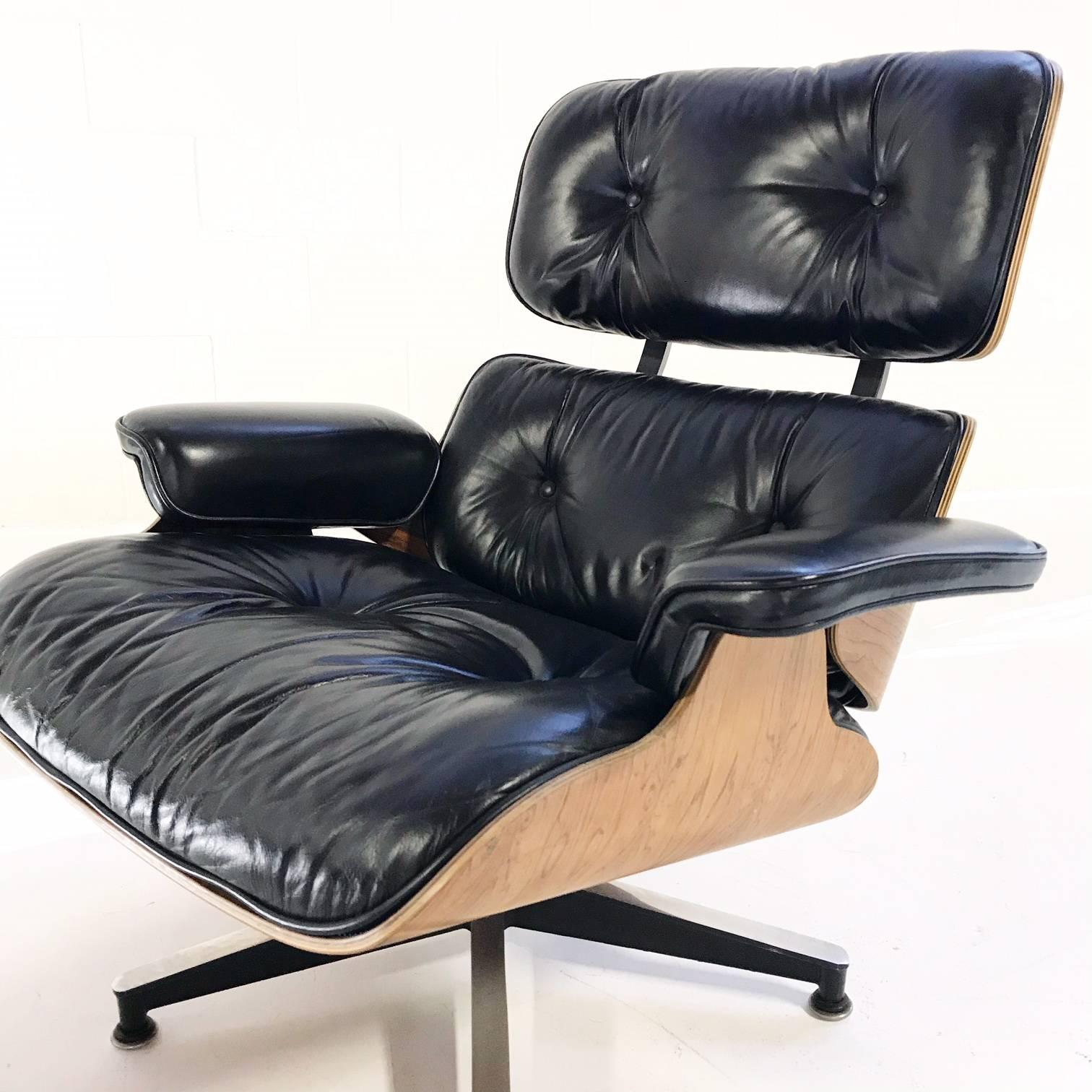 Mid-Century Modern Charles and Ray Eames for Herman Miller 670 Lounge Chair and 671 Ottoman