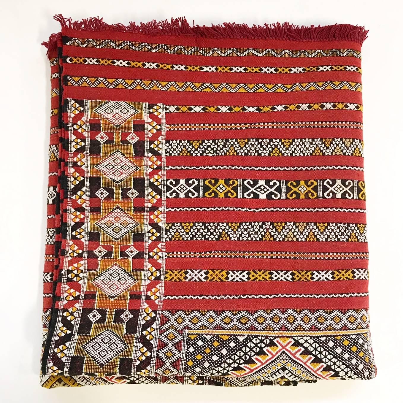 Moroccan Handmade Kilim Rug For Sale 3
