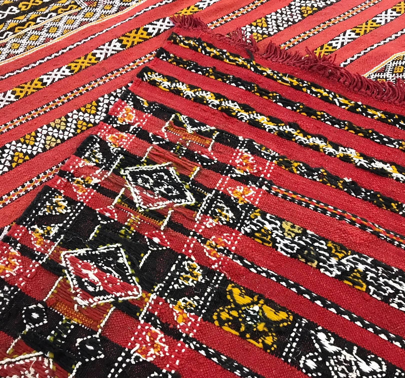 Moroccan Handmade Kilim Rug For Sale 4