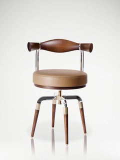 Zeitgenössischer Rifle Chair aus Nussbaumholz, gebürstetem Messing und poliertem Aluminium