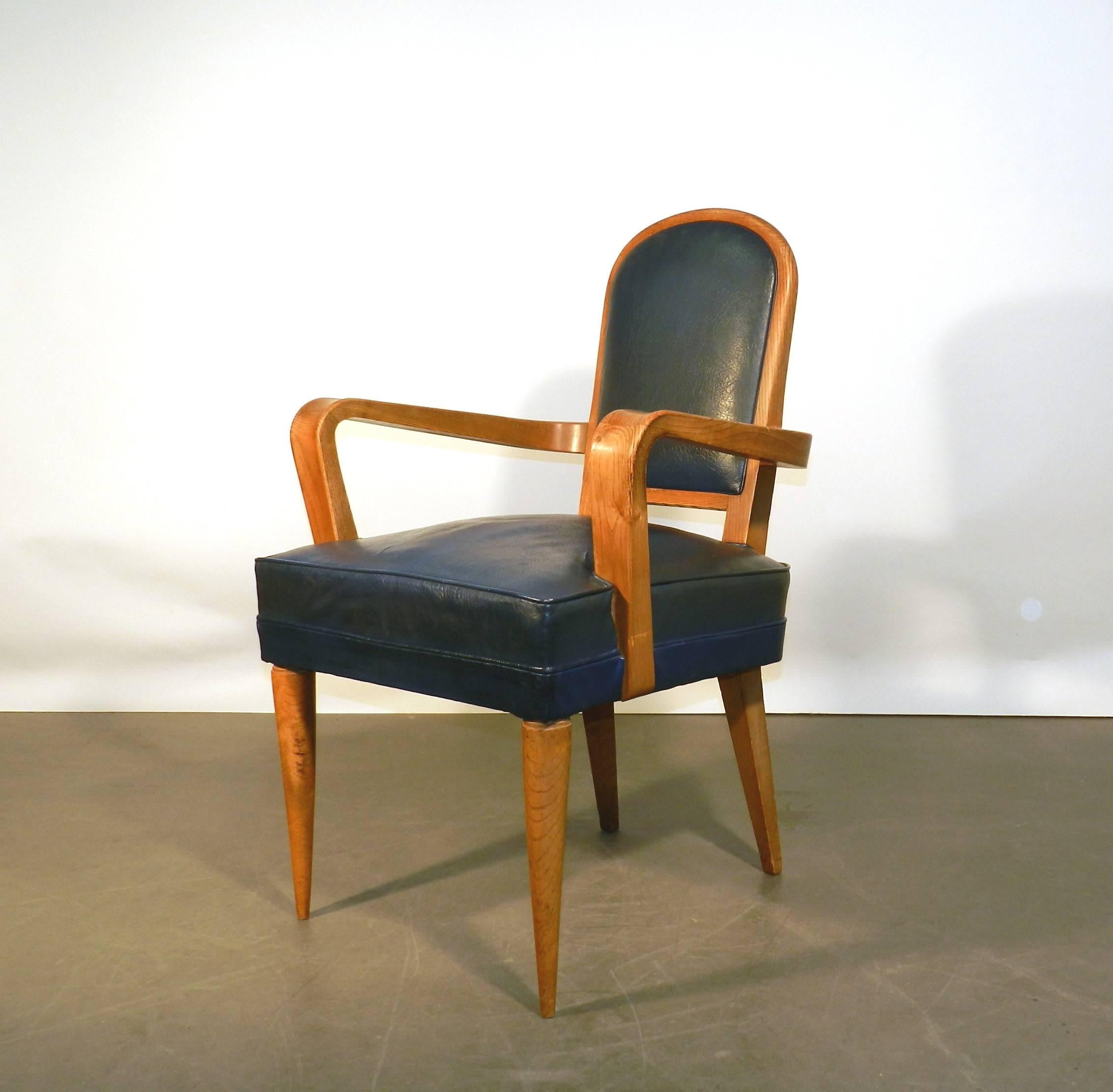 Art-Deco-Schreibtischsessel aus Ulme und Kunstleder, Batistin Spade zugeschrieben
die Armlehne des Stuhls ist 64 cm hoch (25.20
