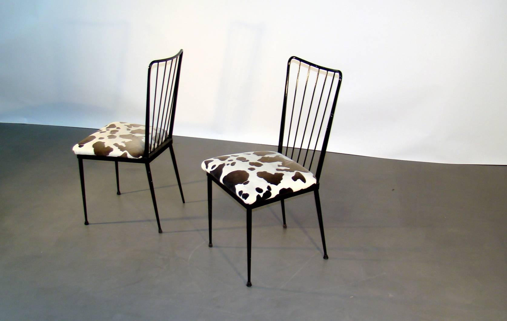 Laqué Quatre chaises en métal laqué dans le style de Colette Gueden, vers 1960 en vente