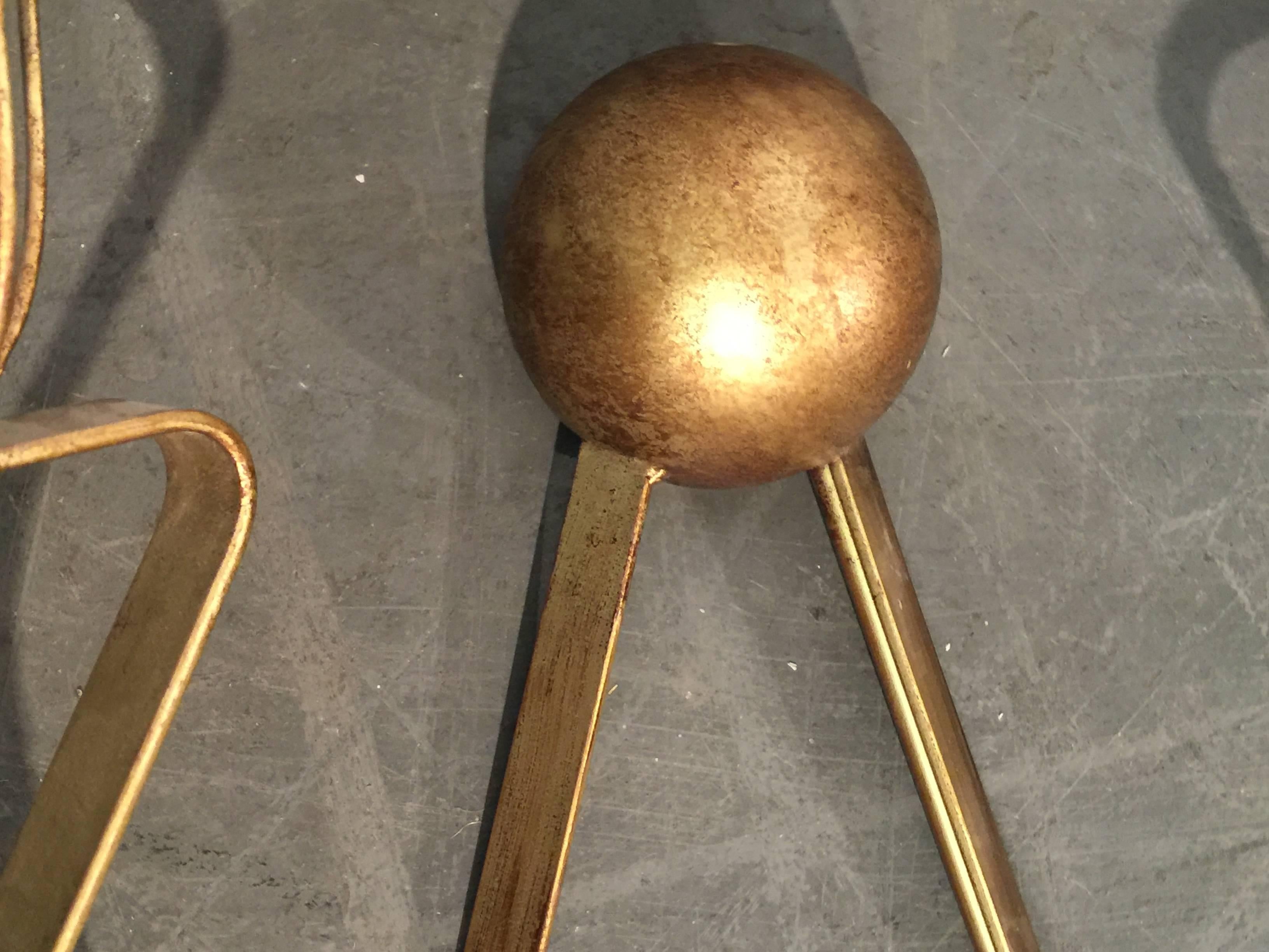 Mid-Century Modern Paire d'appliques en métal doré dans le style de, vers 1970 en vente