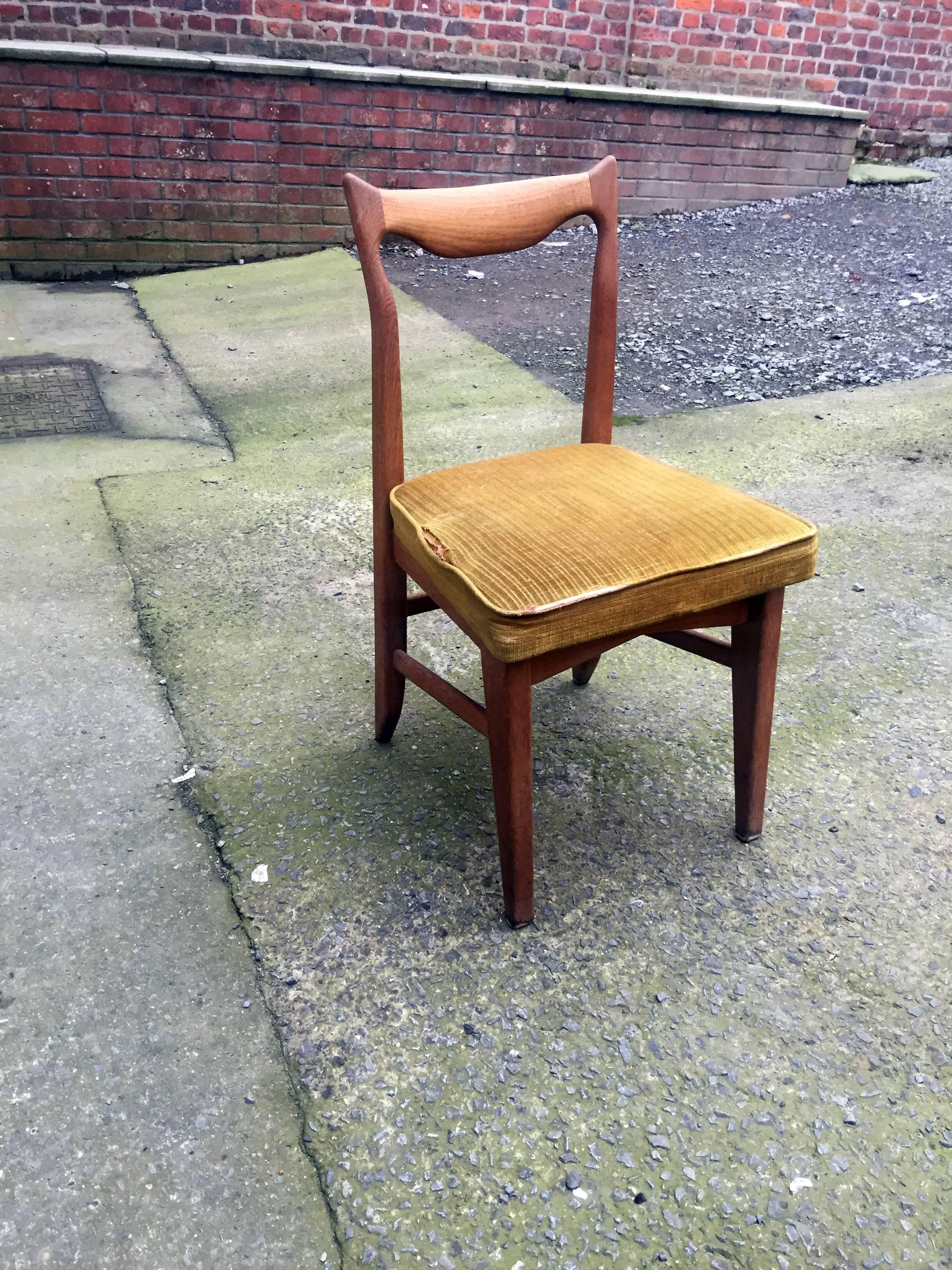 Guillerme et Chambron  12 Oak Dining Chairs, circa 1965 In Good Condition In Saint-Ouen, FR