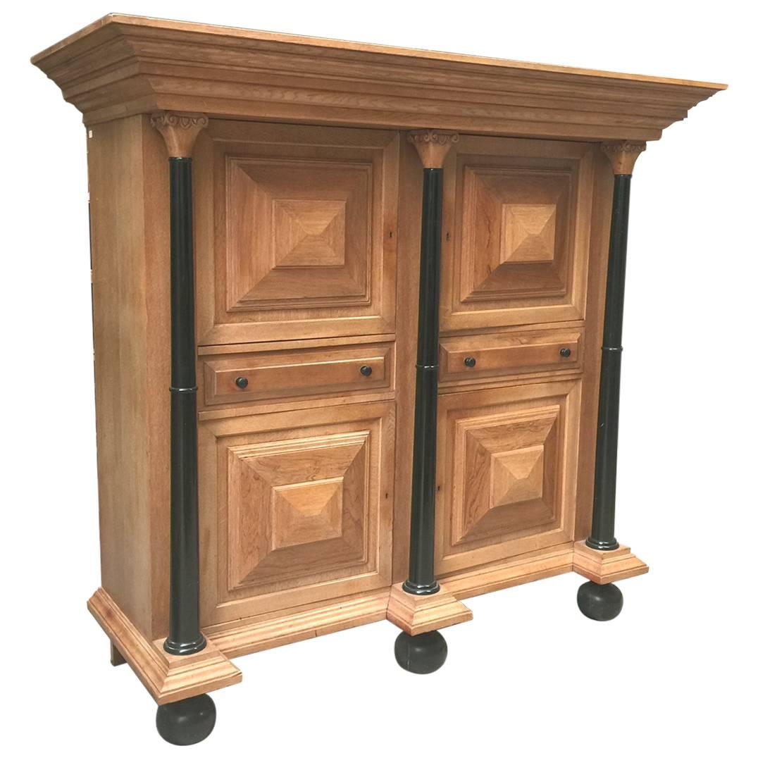 Grande buffet neoclassico in Oak, 1950 circa, stile Louis 13 in vendita