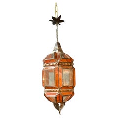 Farol oriental de cobre y cristal blanco y naranja, hacia 1970