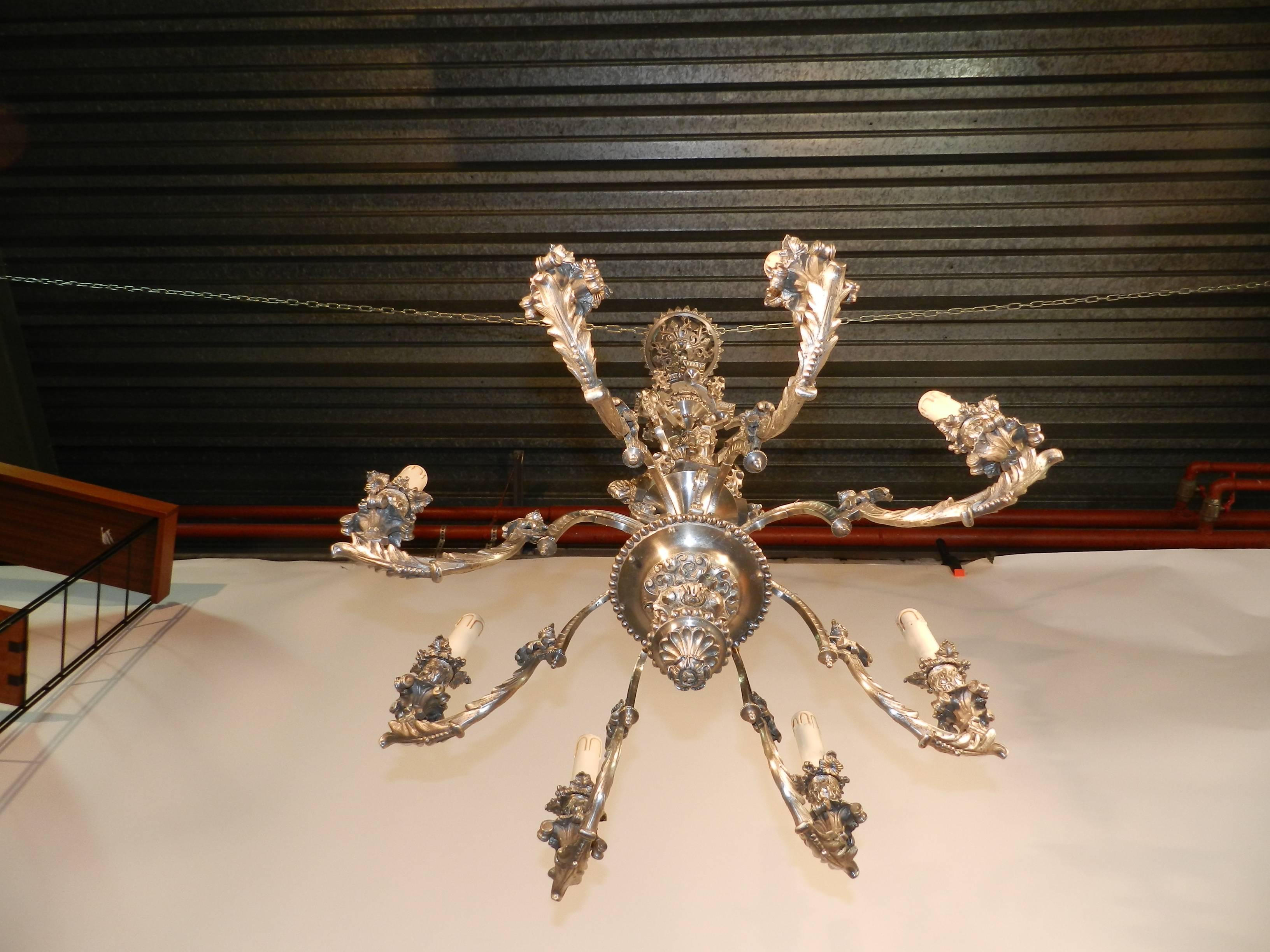19th French Silvered Bronze Neoclassical Eight-Light Chandelier In Good Condition For Sale In Saint-Ouen, FR