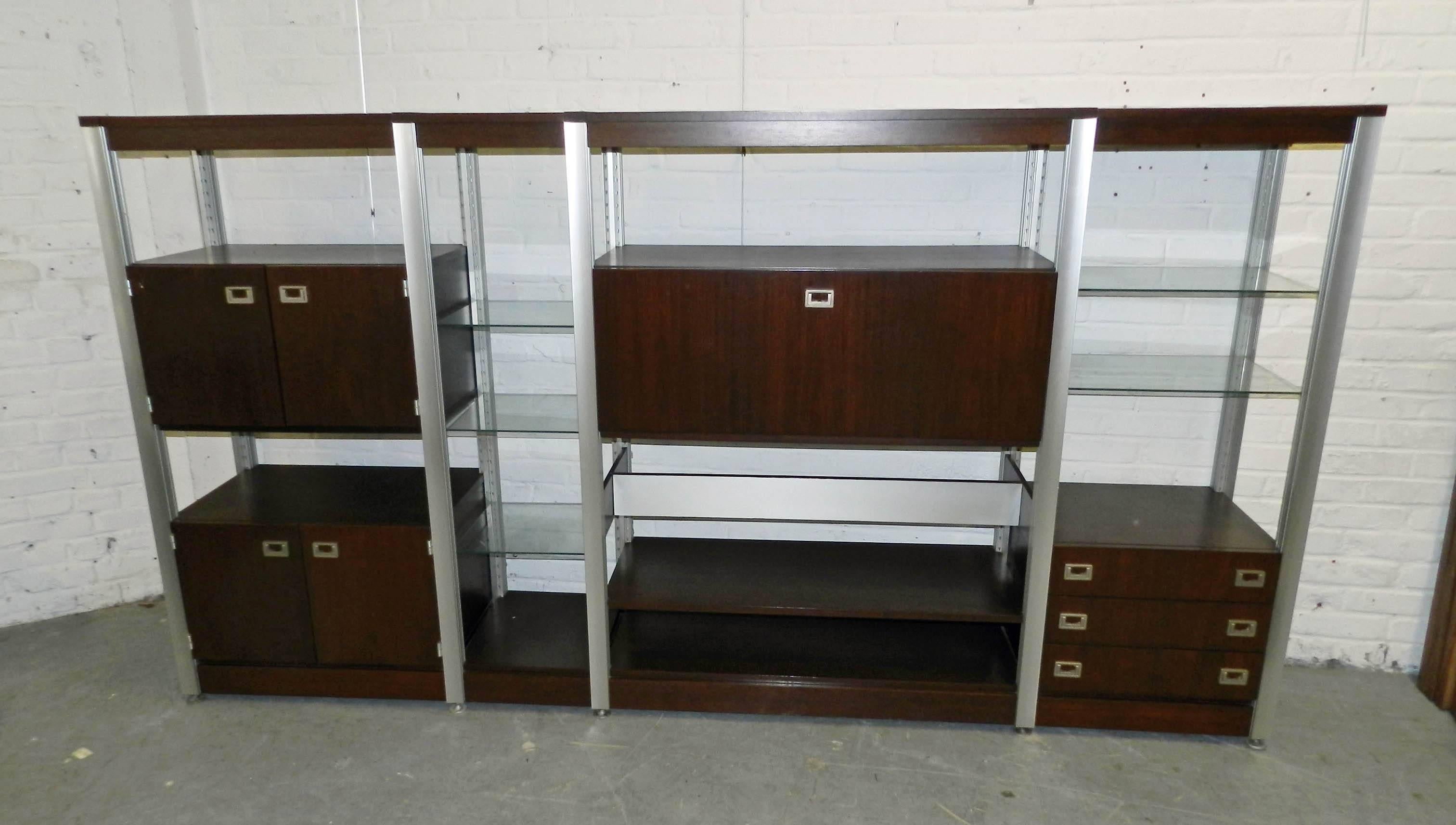 1970 large bookcases in rosewood and aluminium.