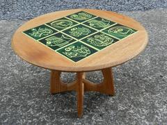 Guillerme & Chambron, Eichenholz Gueridon, Keramik von Danikowski, Edition Votre Maison