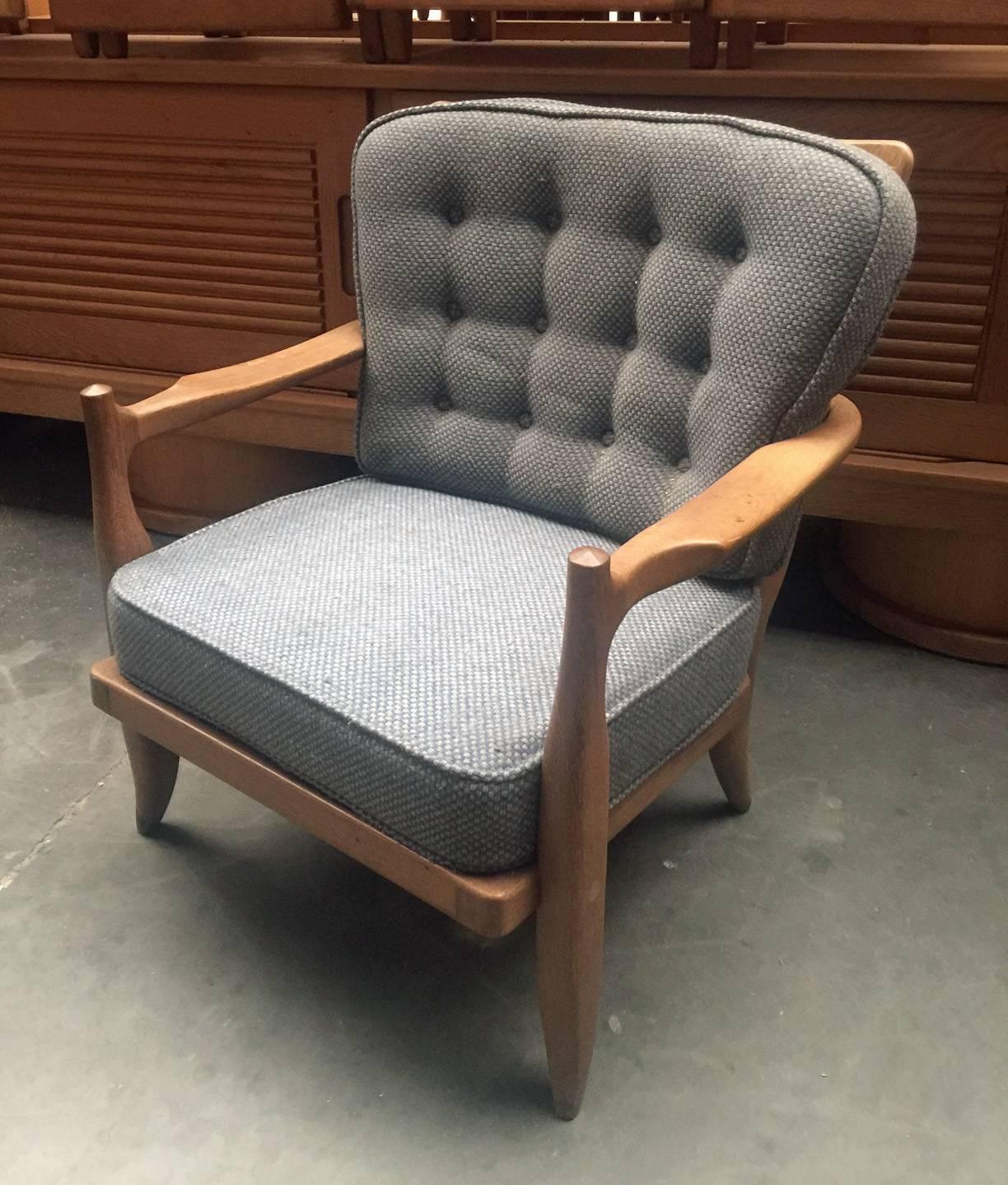 Mid-Century moderno Guillerme et Chambron, due poltrone in Oak 
