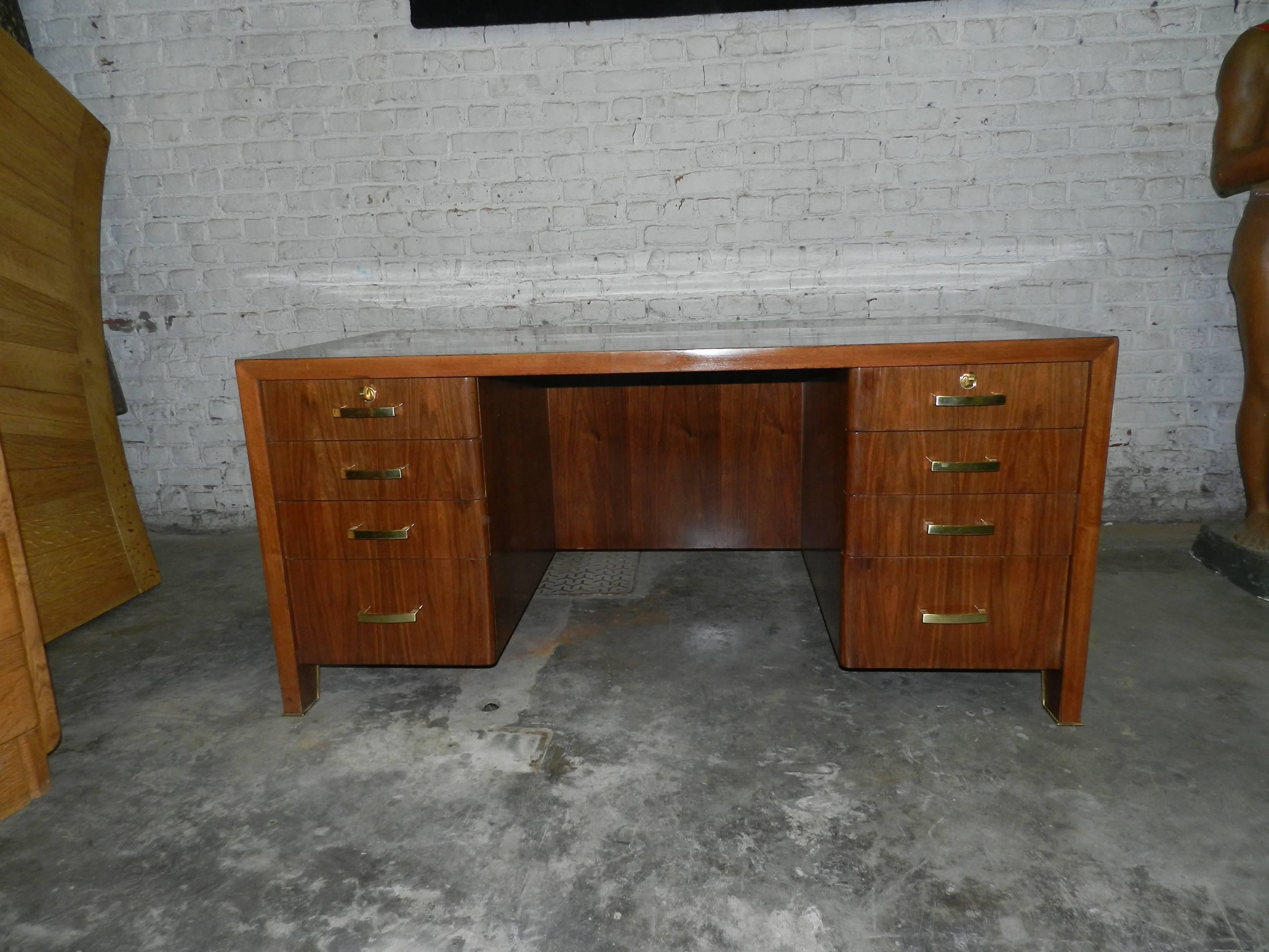 Paul Dupré-Lafon, Art Deco Desk in Veneer Rosewood and Gilt Bronze For Sale 2