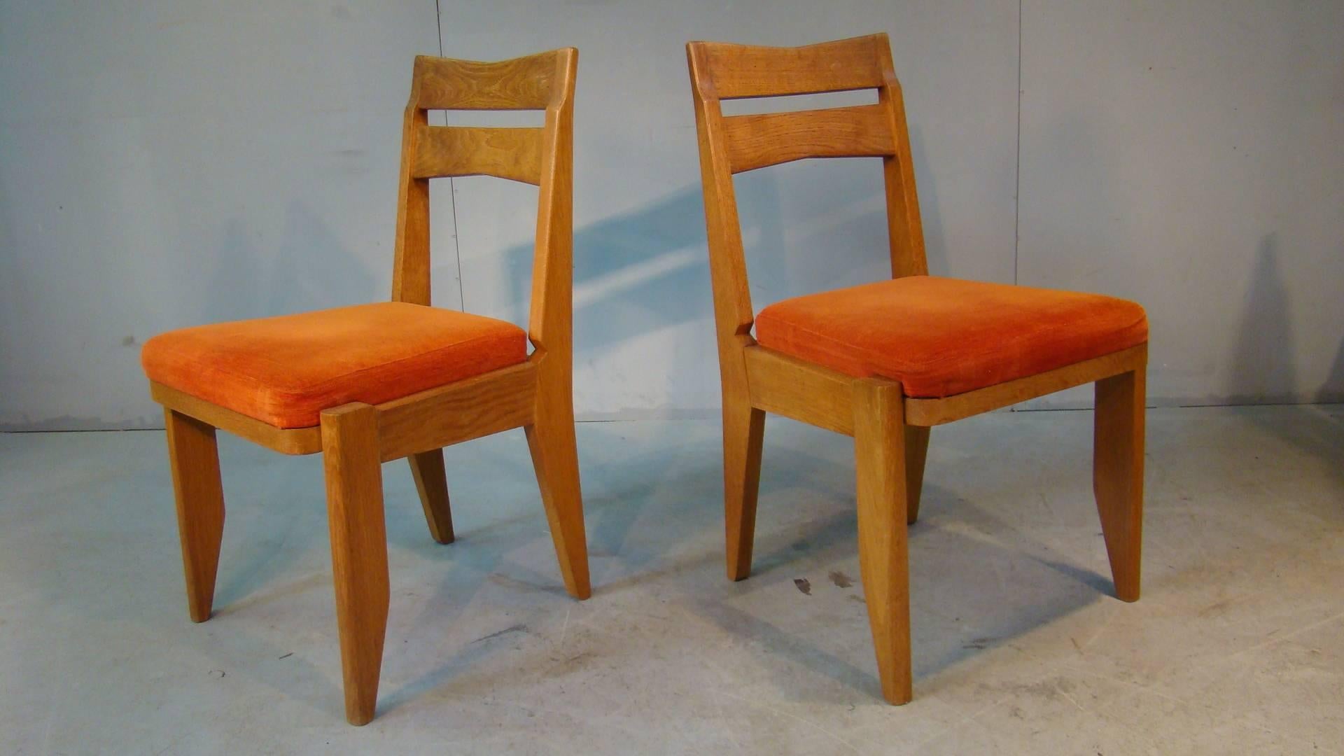 Guillerme et Chambron, set of six oak chairs. Edition Votre Maison, 1970.