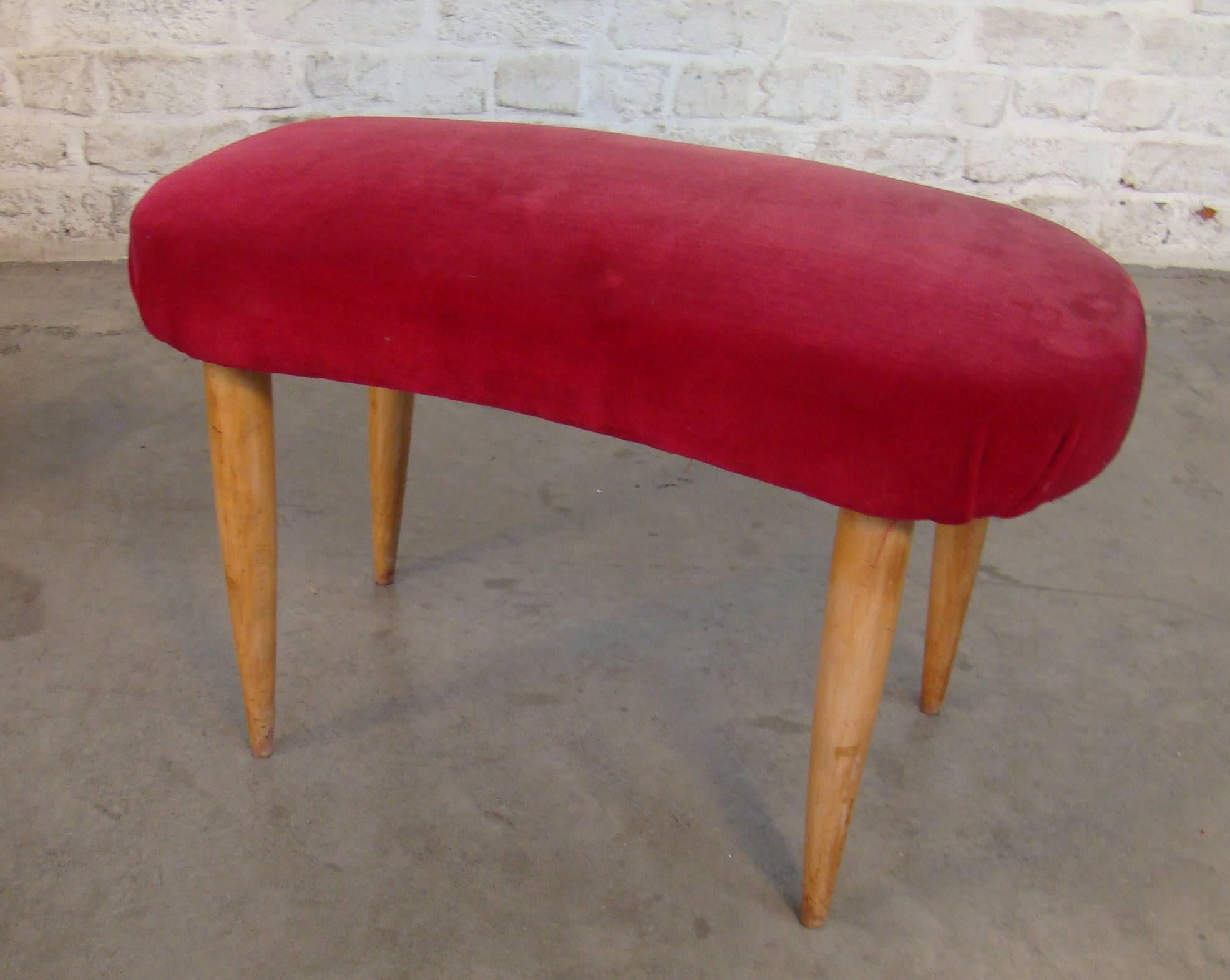 Velours Table de coiffeuse et son tabouret en placage de cerisier et verre de couleur bleue, Italie en vente