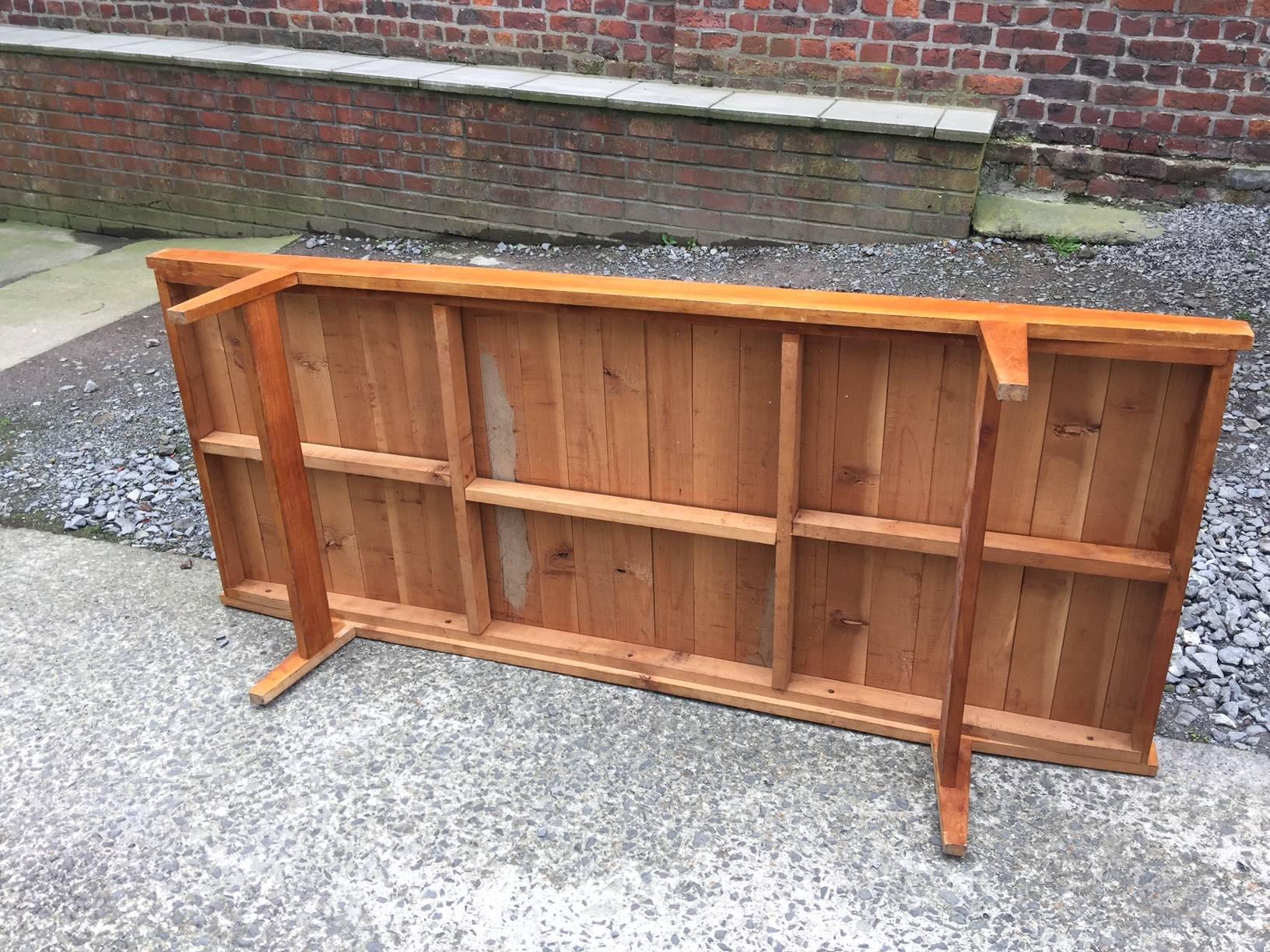 Mid-Century Modern 1950s Daybed in Pine, Seat and Cushion Covered with Velvet For Sale