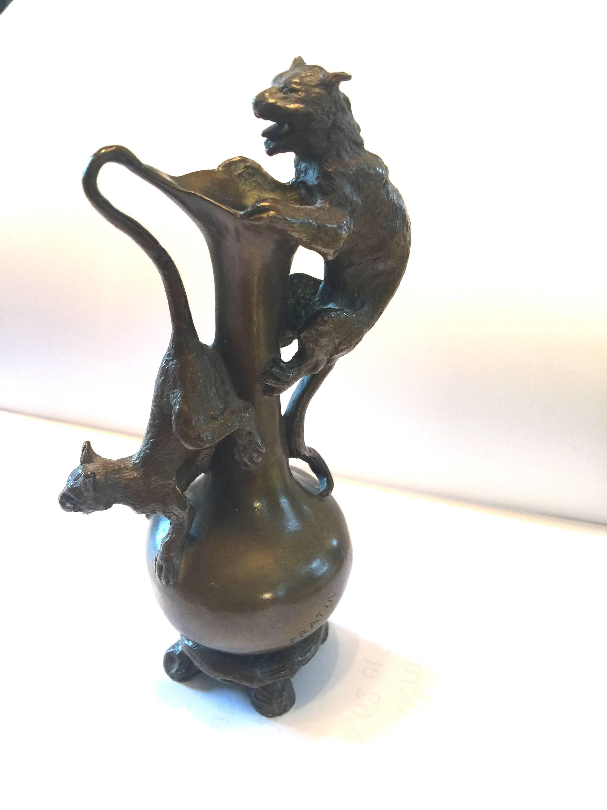 Fratin Christophe, 1801-1864, Bronze Vase with Cats Design In Excellent Condition In Saint-Ouen, FR