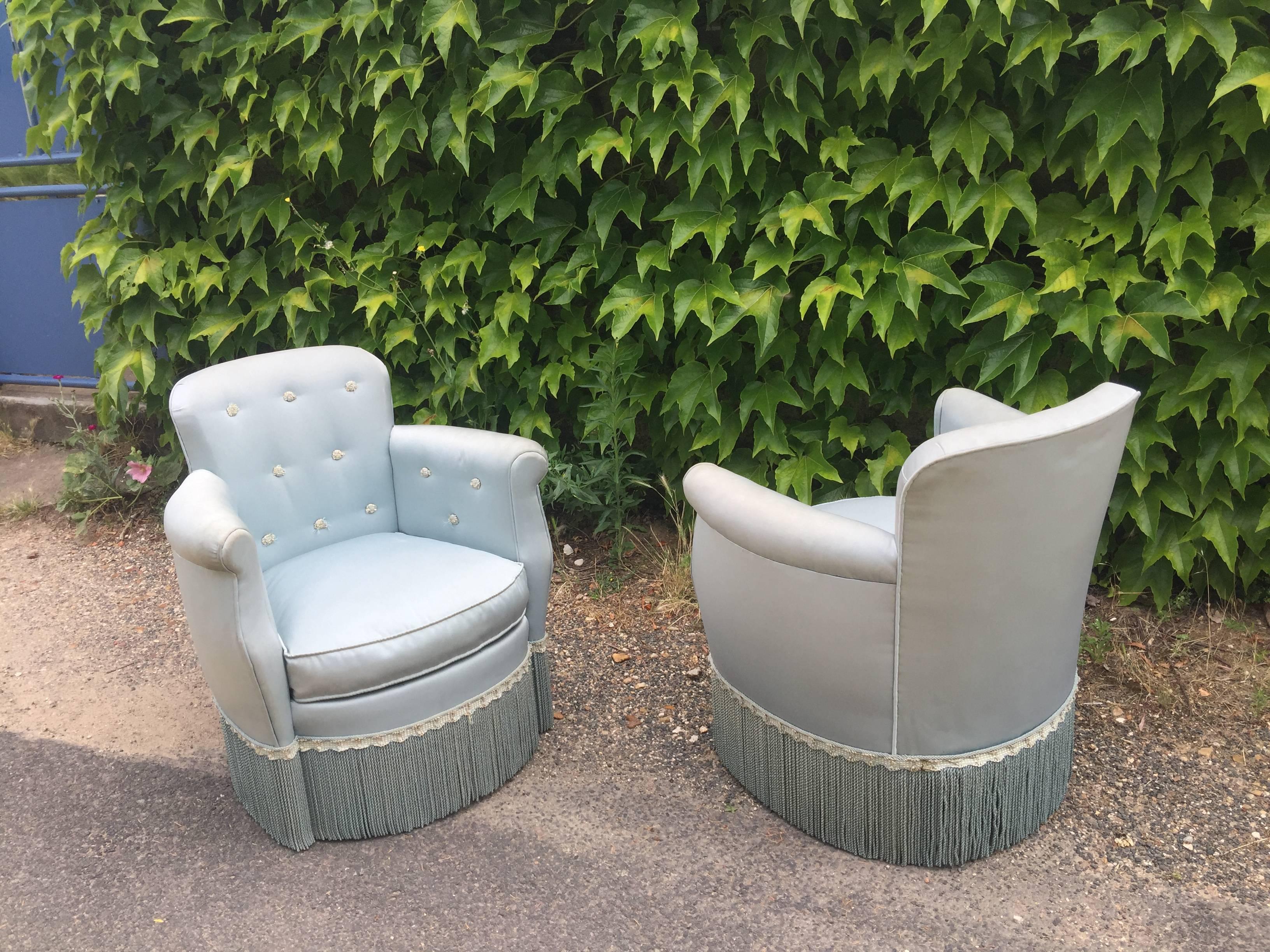Pair of Art Deco armchairs in the style of André Arbus
Covered with satin
Worn out fabric.
