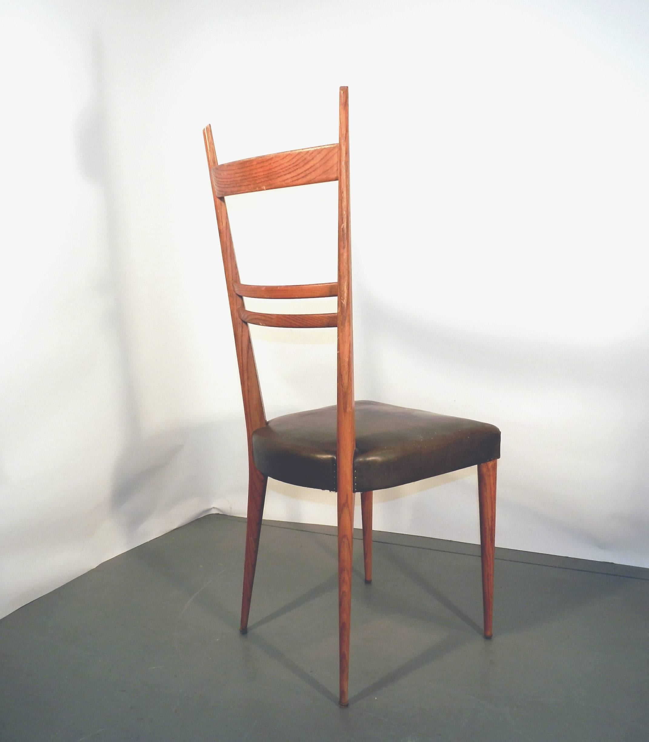Set von 12 Eschenholzstühlen im Stil von Gio Ponti, Auflage Roset (Moderne der Mitte des Jahrhunderts) im Angebot
