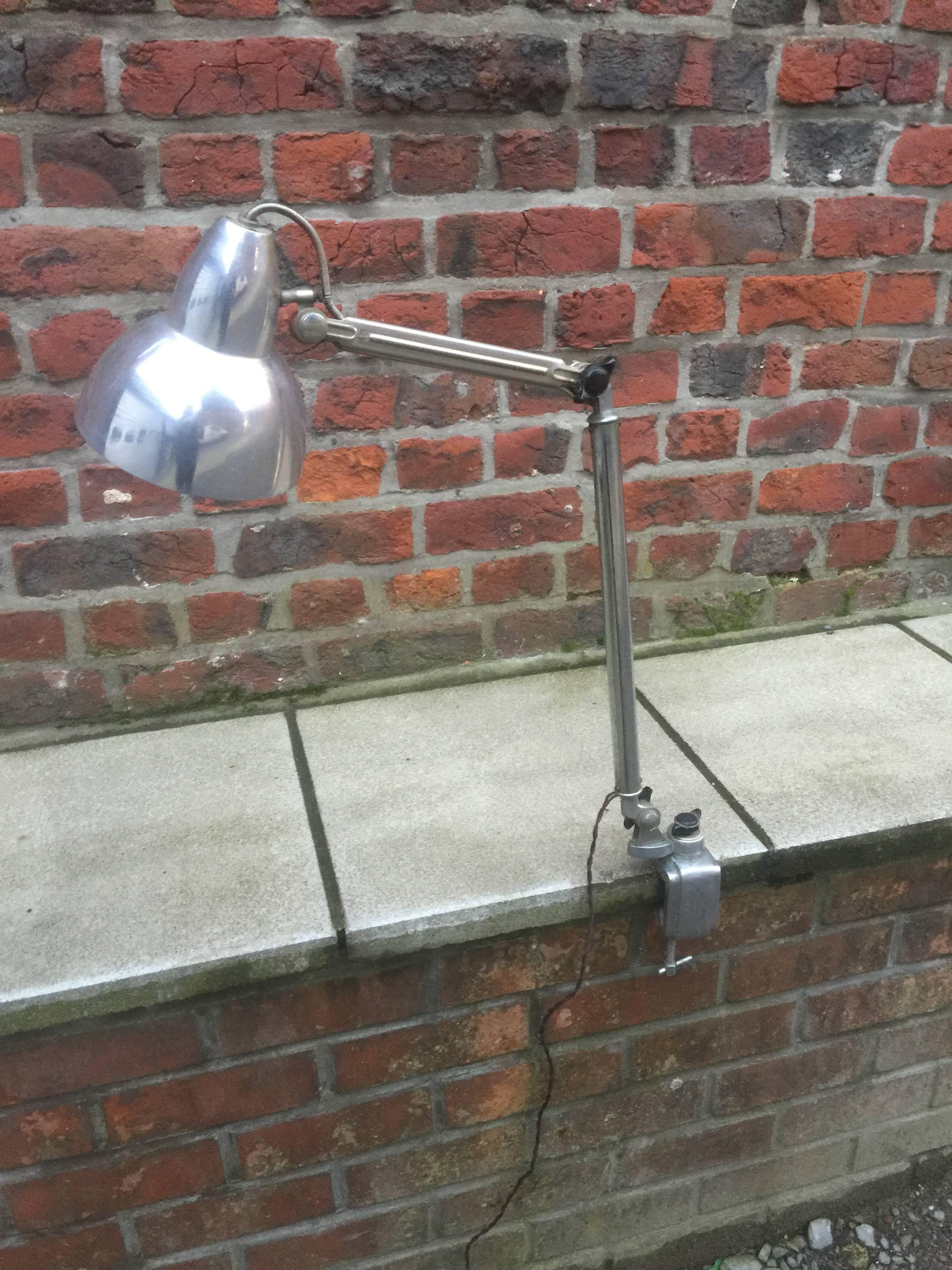 Art Deco Articulated Table Lamp in Chrome Metal, circa 1930 For Sale 1