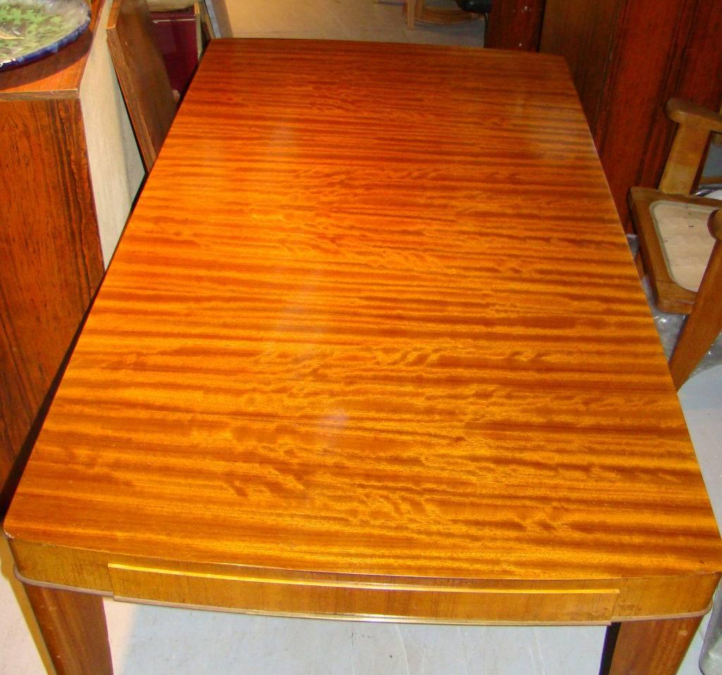 De coene, table Art déco en noyer, vers 1930.