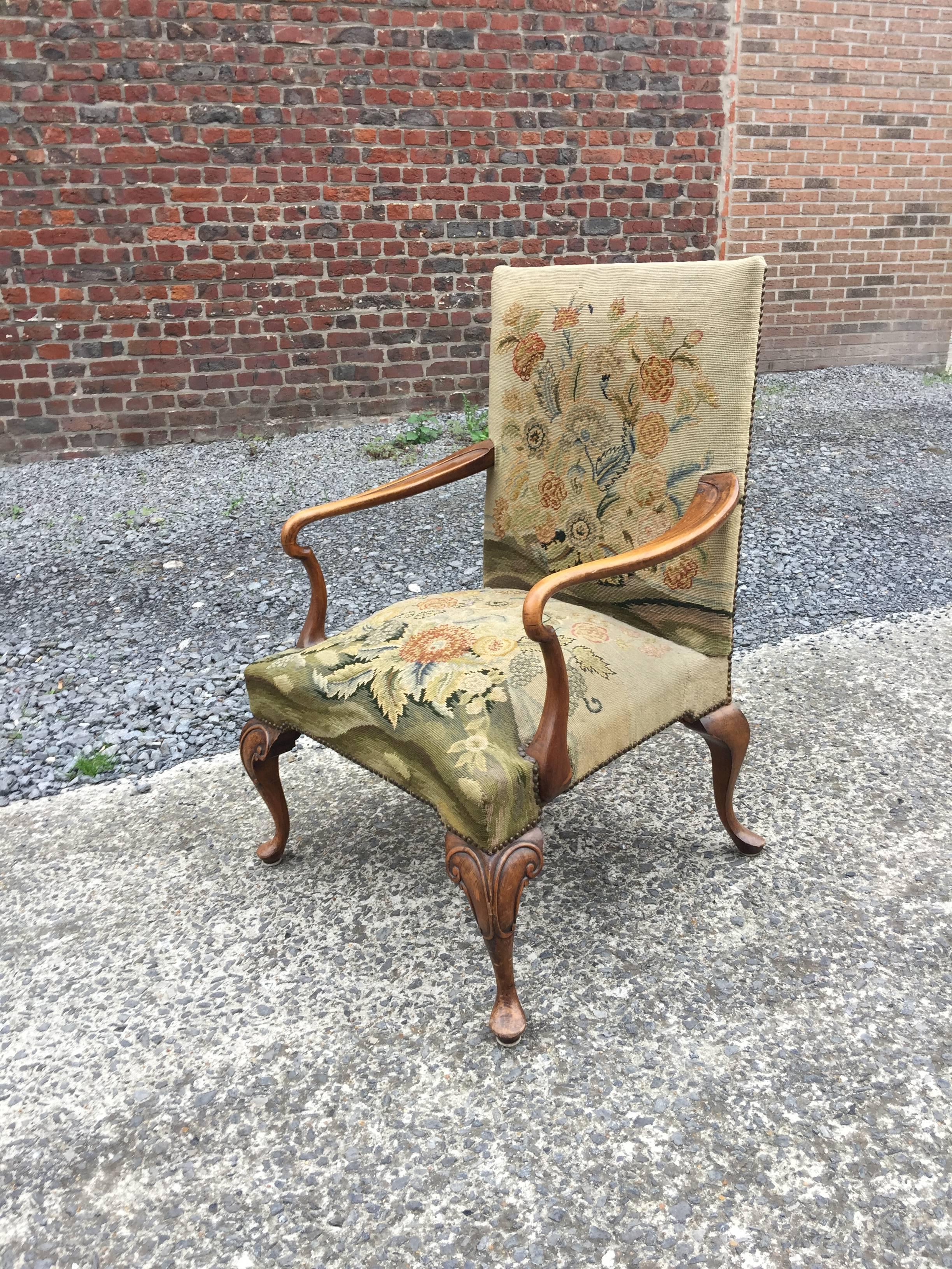 European Queen Anne Armchair in Carved Wood and Tapestry, Beginning of 20th Century For Sale