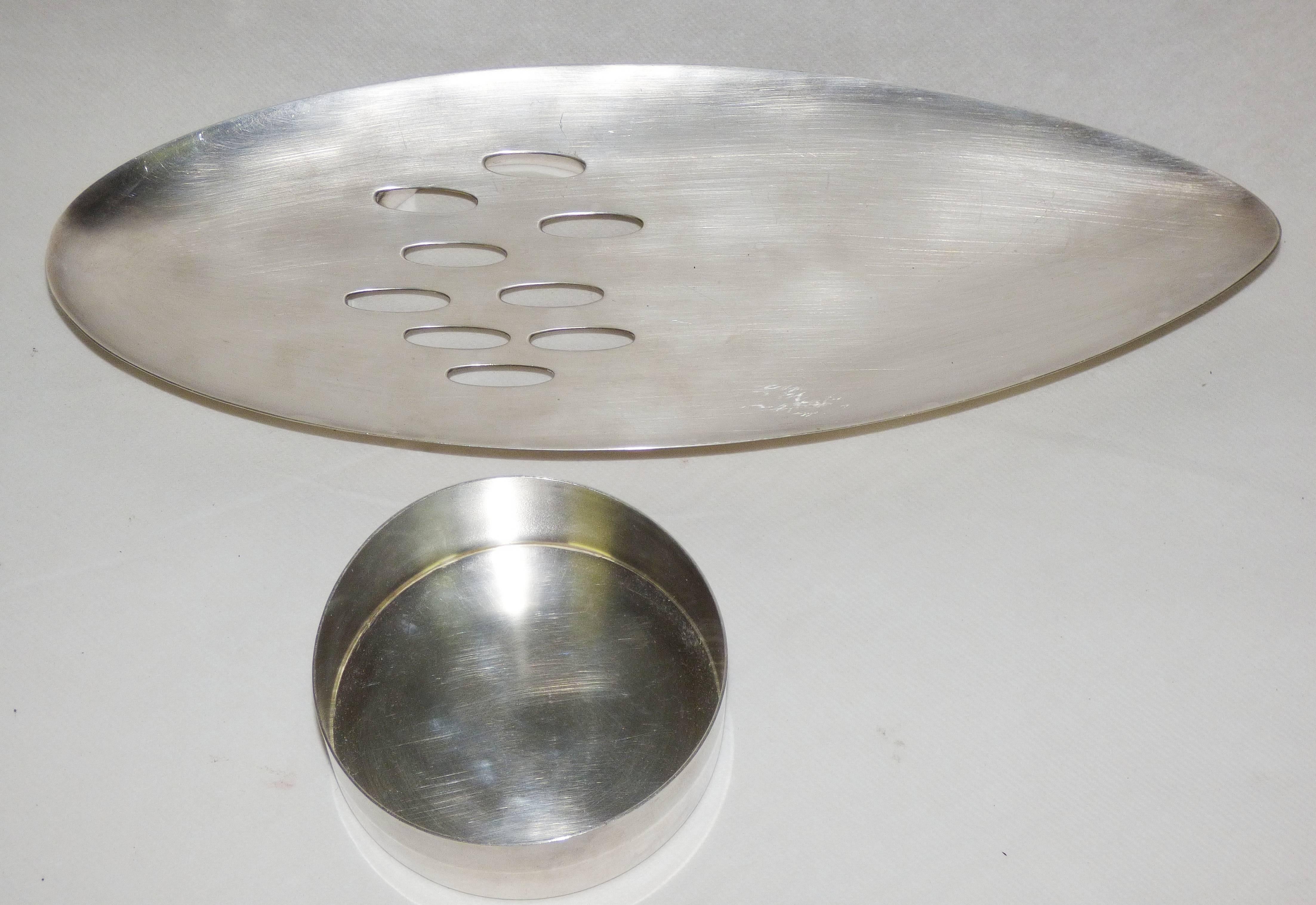 Gallia et Christofle, platter in sylver metal attributed to Gio Ponti, circa1960.