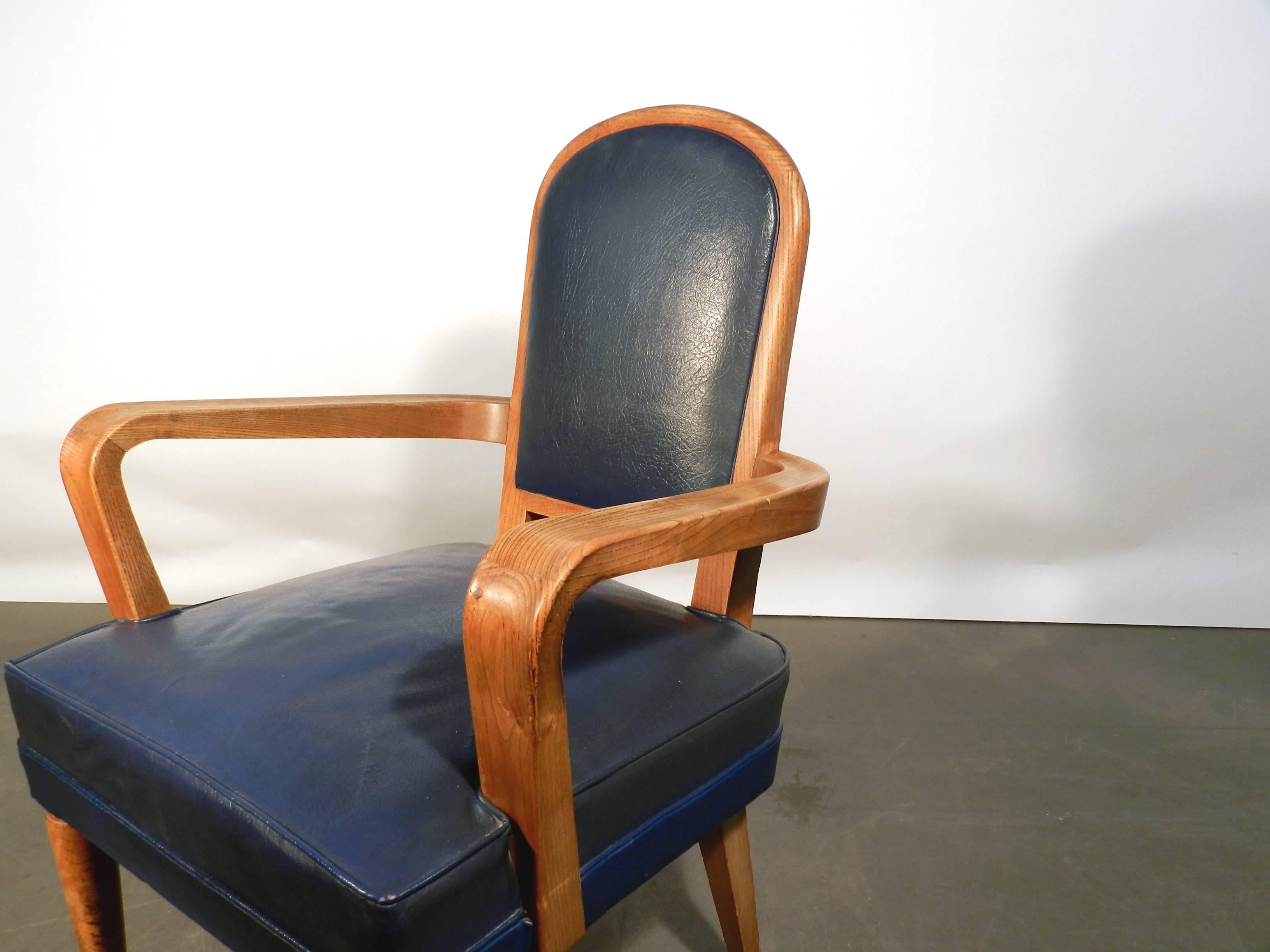 Mid-20th Century Art Deco Desk Armchair in Elm and Faux-Leather Attributed to Batistin Spade For Sale