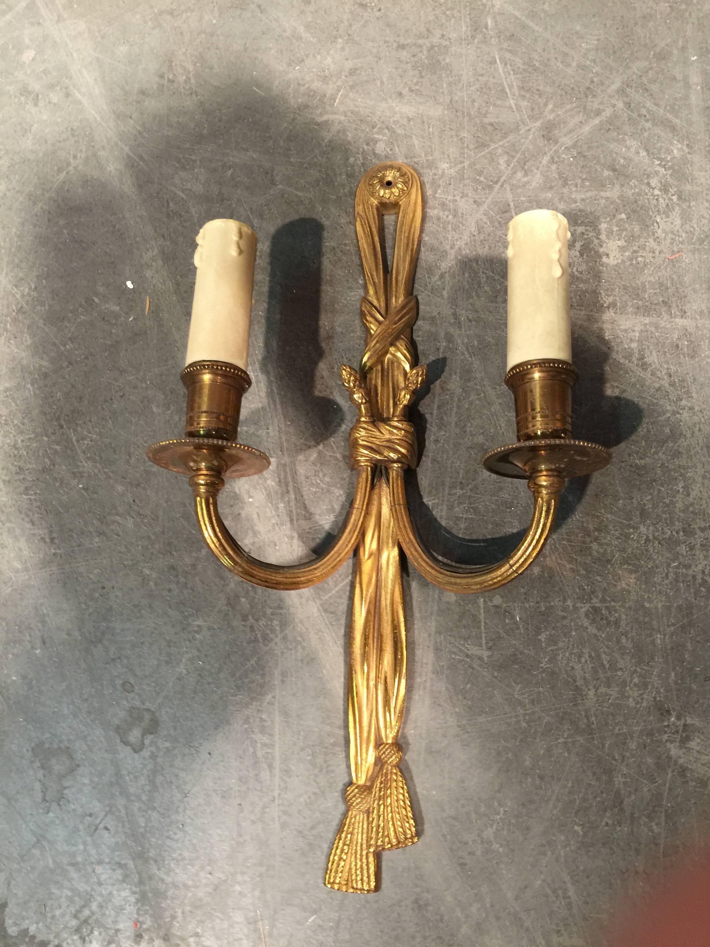Pair of Louis XVI Style Bonze Wall Sconces, French In Good Condition In Saint-Ouen, FR