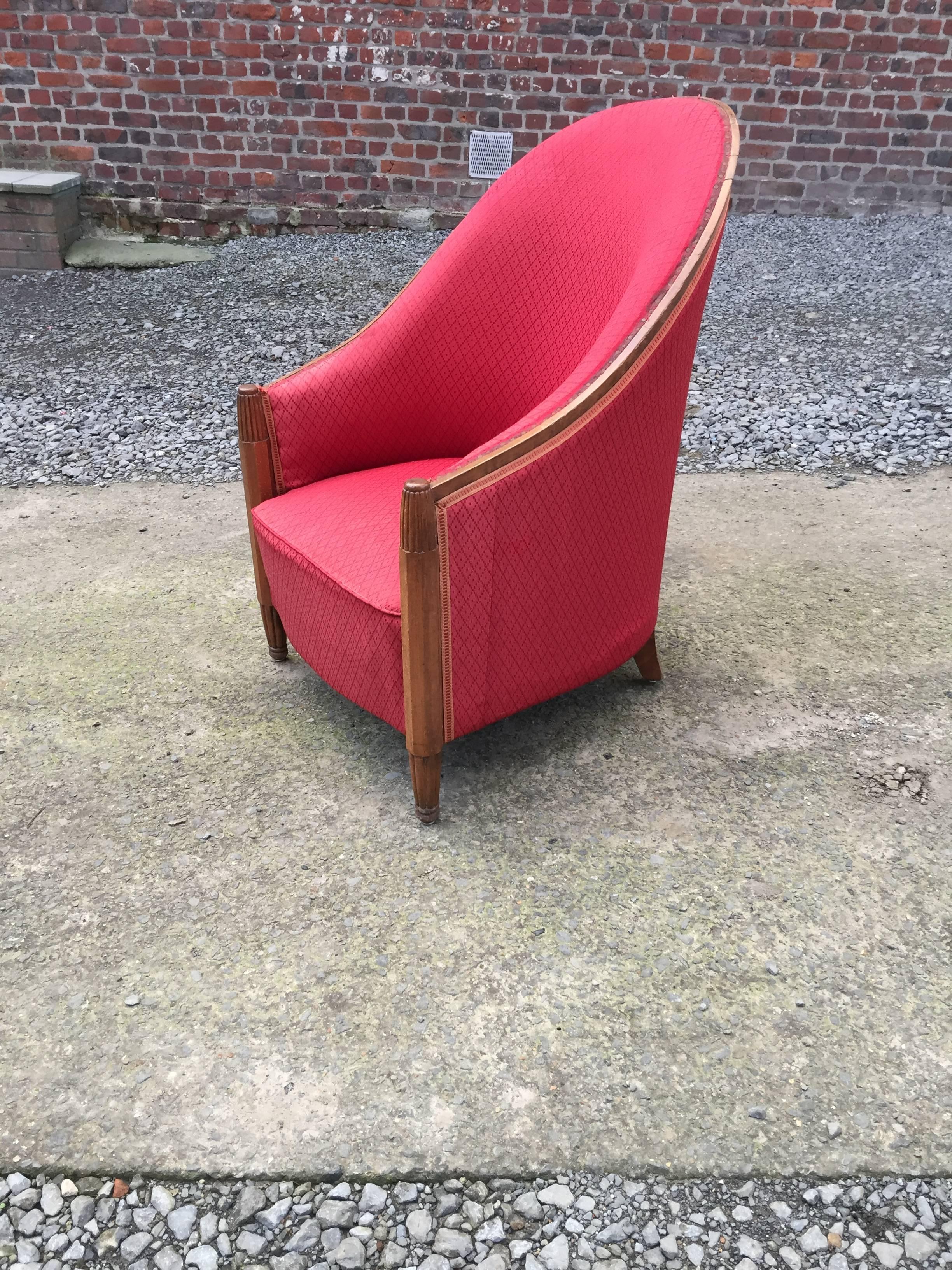 Début du 20ème siècle Joubert et Petit 'DIM' Paire de fauteuils club en noyer attribués à l'Art Déco en vente