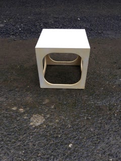 Pop Design, Petite table d'appoint en bois laqué circa 1960