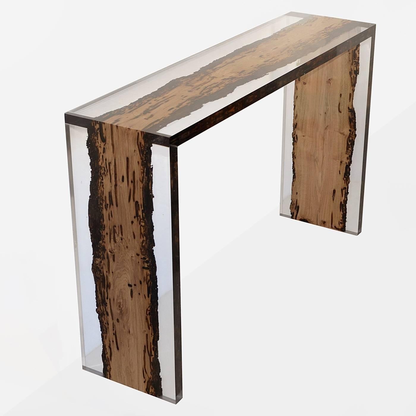 This console is made of a single plank of Venetian 'briccola', solid oak, used to make poles in the laguna, that has been cut into three parts and bent to obtain the table's shape. The edges of the plank, sculpted by the canals of Venice, are