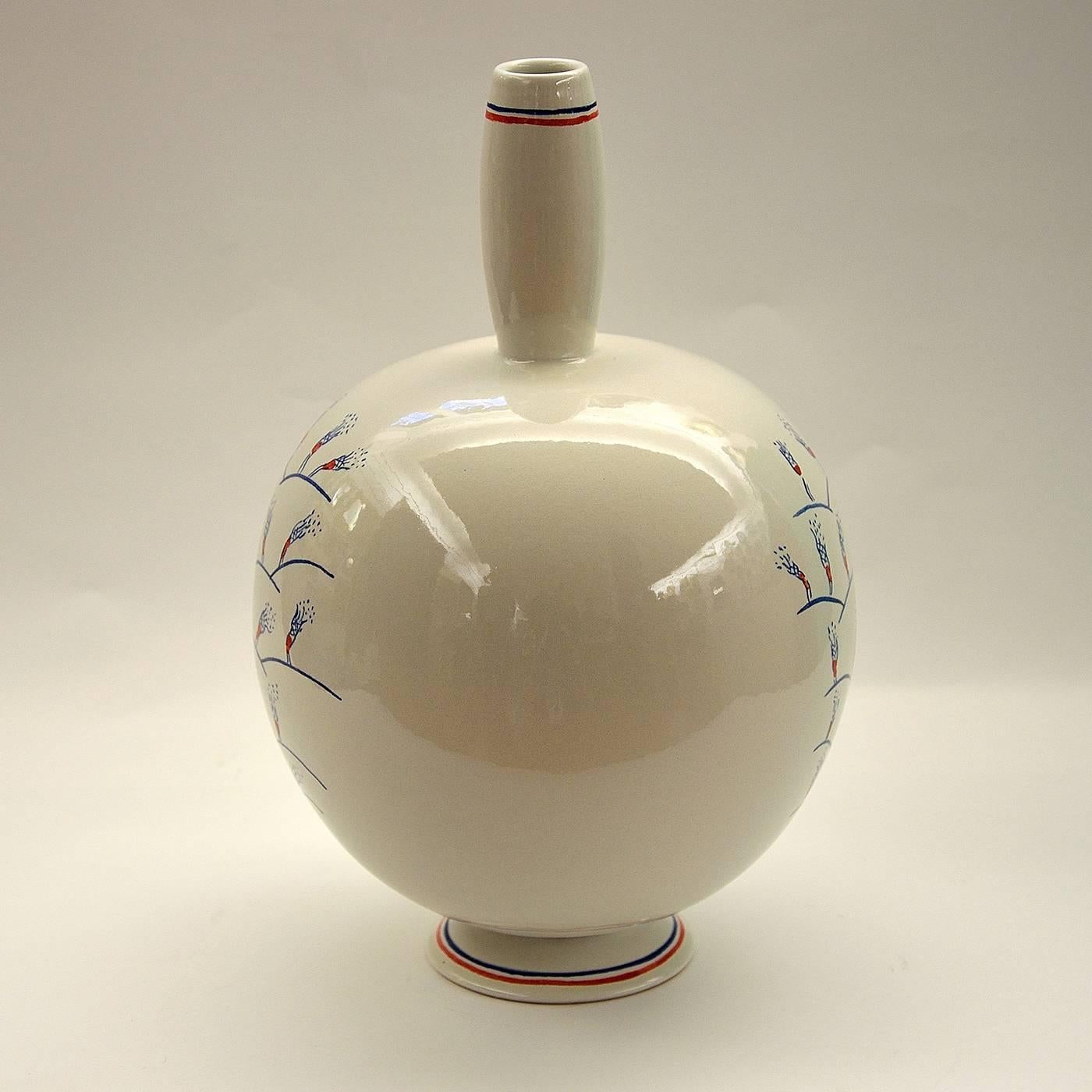 Hand-Crafted White Round Vase by Ugo La Pietra