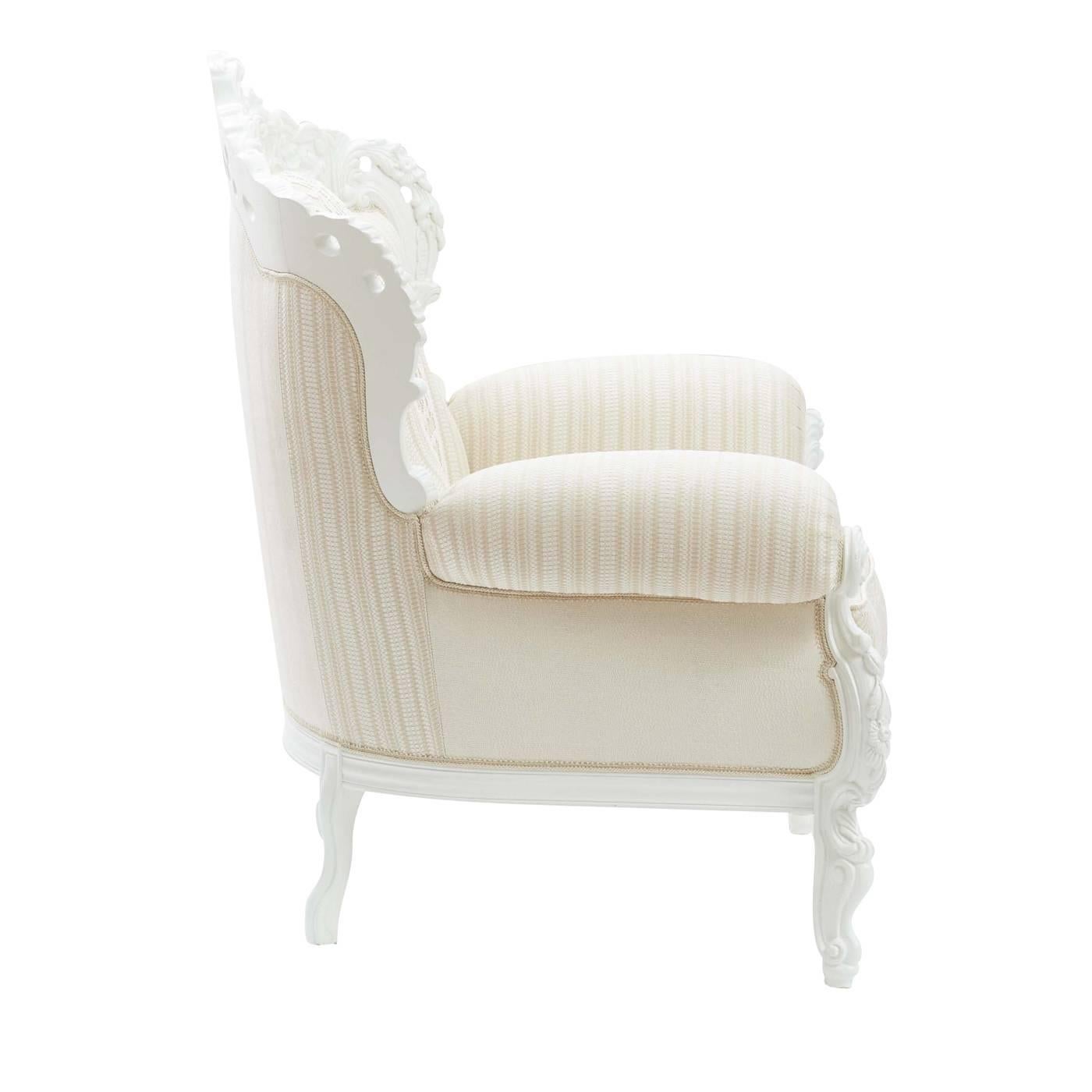 Italian Baroque Armchair With Handmade Fabric