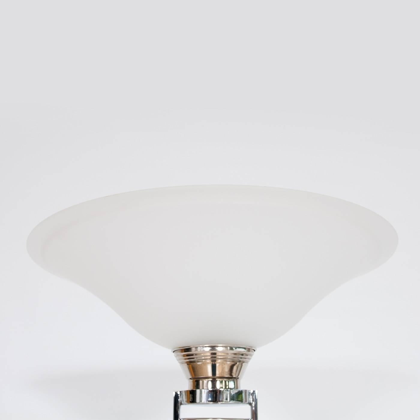 Italian Floor Lamp in Opaque Glass and Chrome In New Condition In Milan, IT