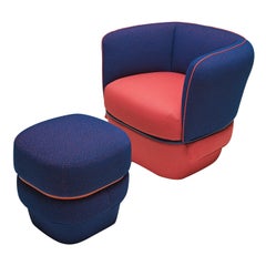 Set “Chemise” composto da poltrona e pouf rossi e blu dello Studio LI_DO