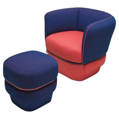 Set “Chemise” composto da poltrona e pouf rossi e blu dello Studio LI_DO
