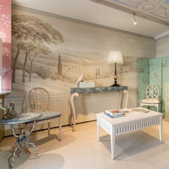 Großer runder Bistrotisch im Canaletto-Stil mit mehrfarbigem Blumenmotiv