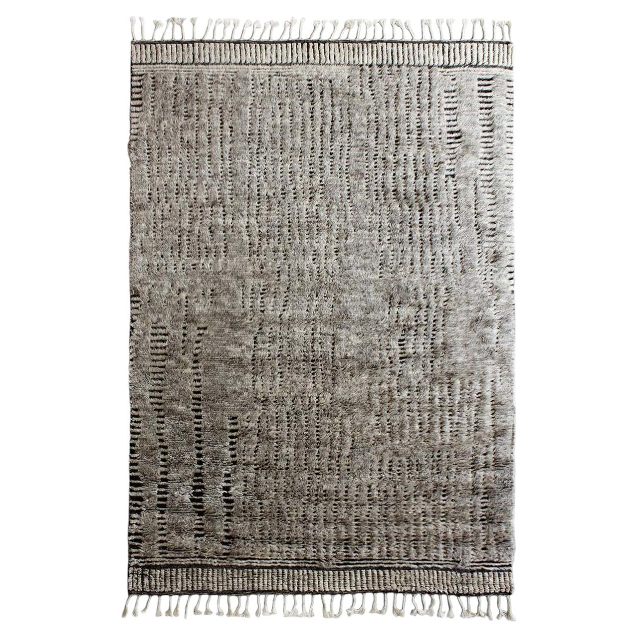 DUN 6004 Gray and Black Carpet