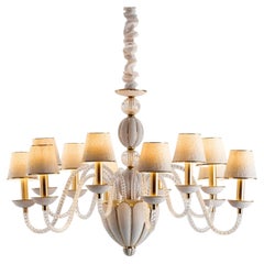 Kronleuchter „Amour“ mit 12 Lampen von Villari, weißes Porzellan, opulentes Design