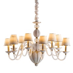 Kronleuchter „Amour“ mit 12 Lampen von Villari, weißes Porzellan, opulentes Design