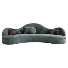 Sofa „Amuse“ aus Stoff mit Zierperlen