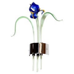 Wandleuchte „Cestoblu“ aus blauem Glas mit verchromtem Metallrahmen