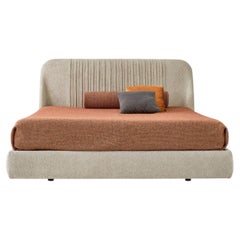 Alba Fluttuante Oyster Bouclé King Size Bed