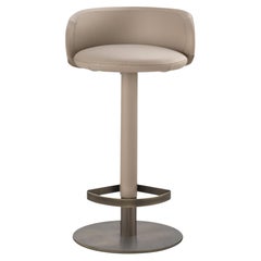 Tabouret de bar n° 1 « Hillary » en cuir beige et laiton brun bruni, par Richard Hutten
