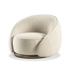 Fauteuil « Abbracci » en tissu beige clair et laiton brun patiné, par Lorenza Bozzo