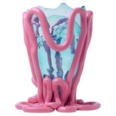 Vaso in resina “Indian Summer” di Gaetano Pesce, colore acquamarina chiaro e malva