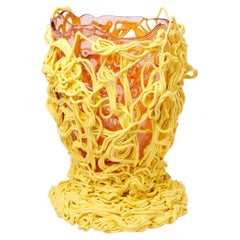 „Spaghetti Special“ – große Vase in Gelb und Rosa von Gaetano Pesce