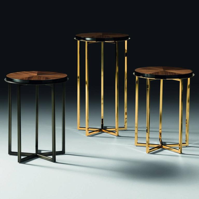 Stunning Round Coffee Table with an Elegant Gold Finish For Sale at 1stdibs