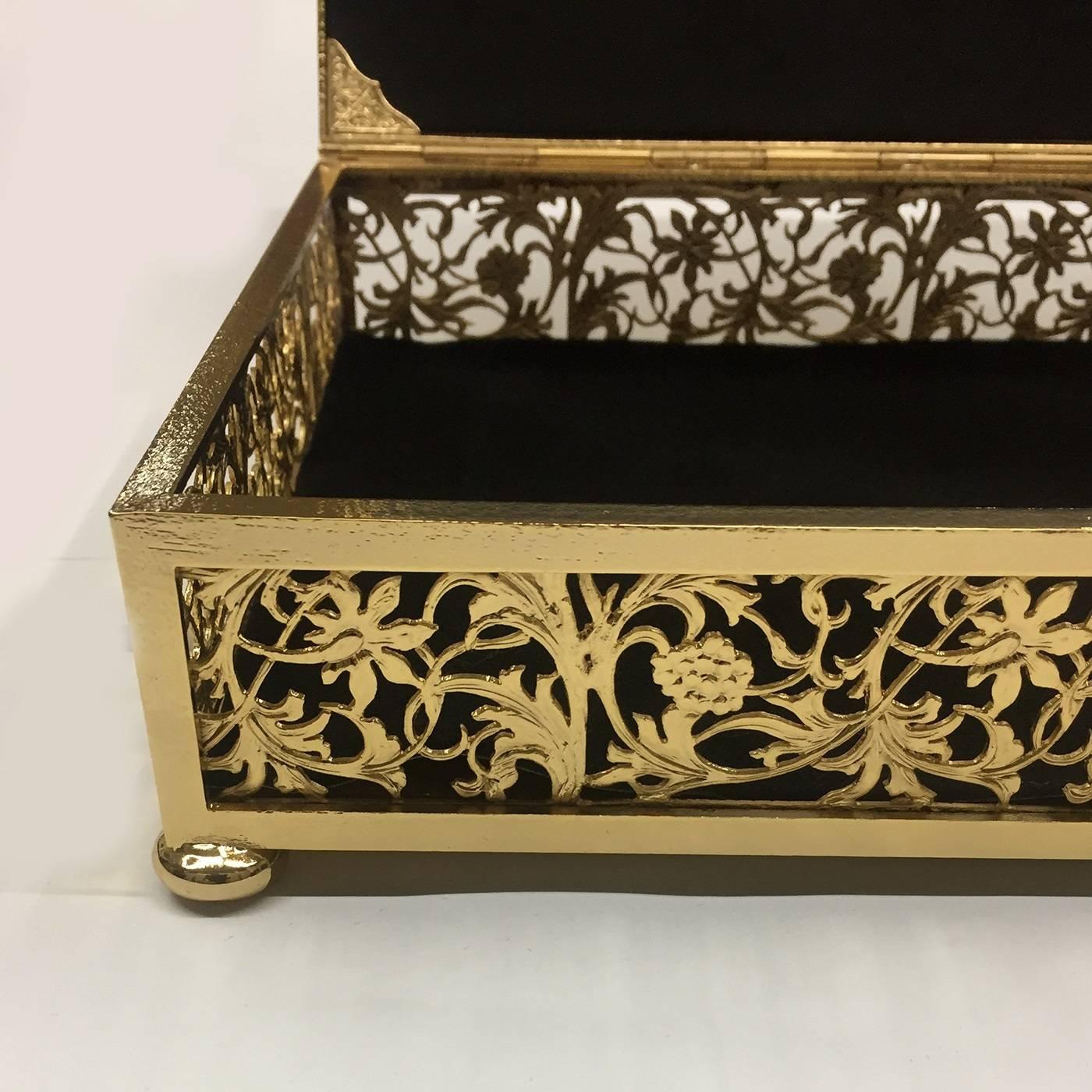 Contemporary Sun Luxury Hinged Box