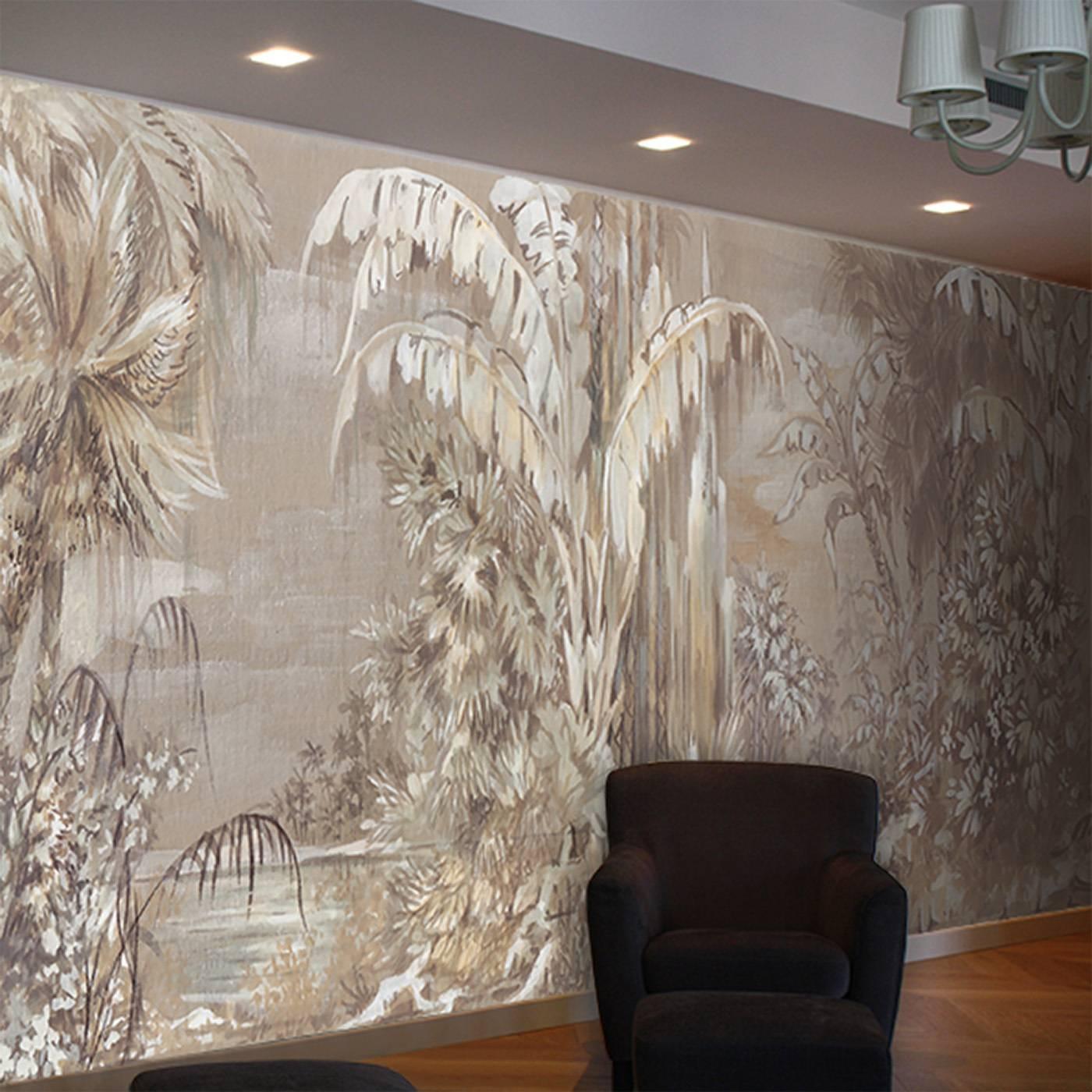 This wallpaper was entirely painted freehand on paper without a preliminary pencil sketch. The result is a magnificent piece of wall decoration in beige and white that is spectacular and will make a statement wherever placed. The silvery tones of
